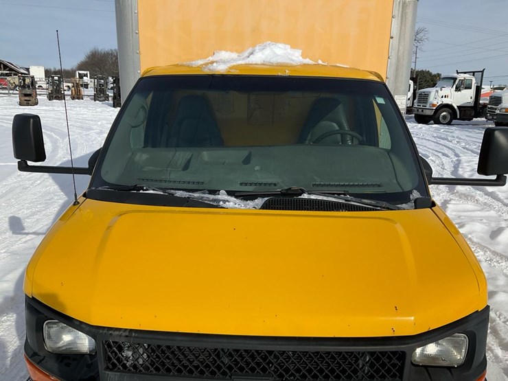 2009-chevrolet-express-3500-image-12