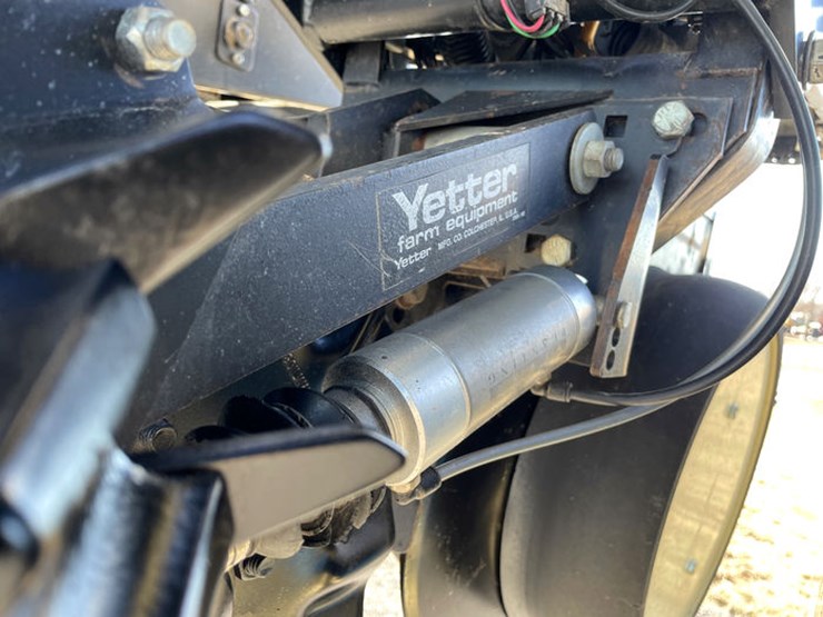 1998-kinze-2600-image-48