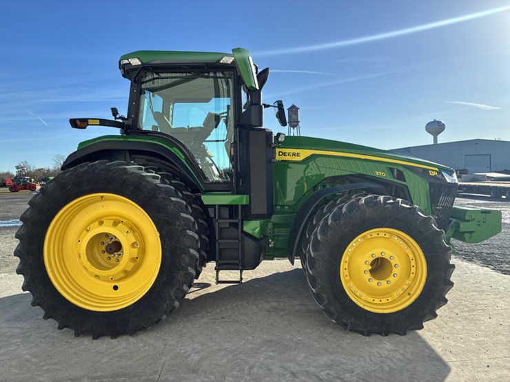 john-deere-8r-370-image-10
