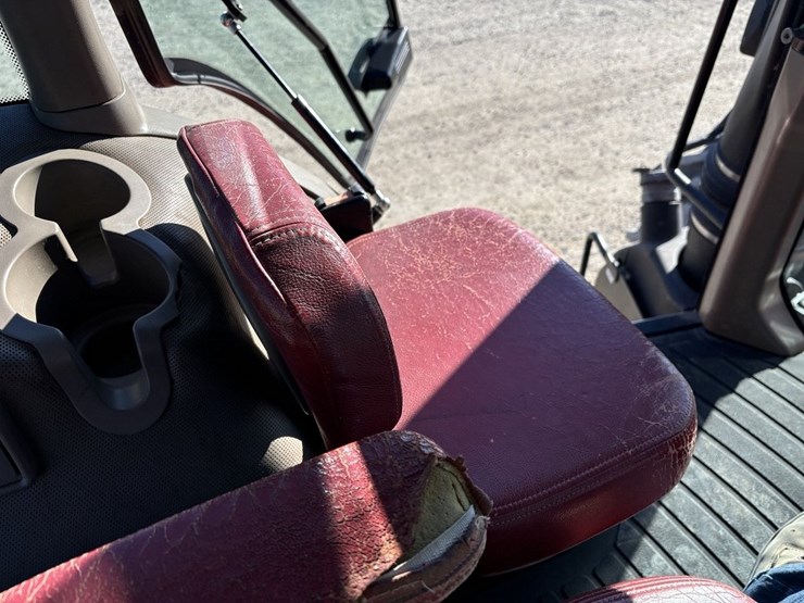 2014-case-ih-340-image-74