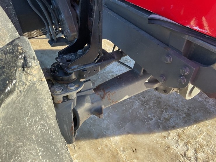 massey-ferguson-5613-image-12