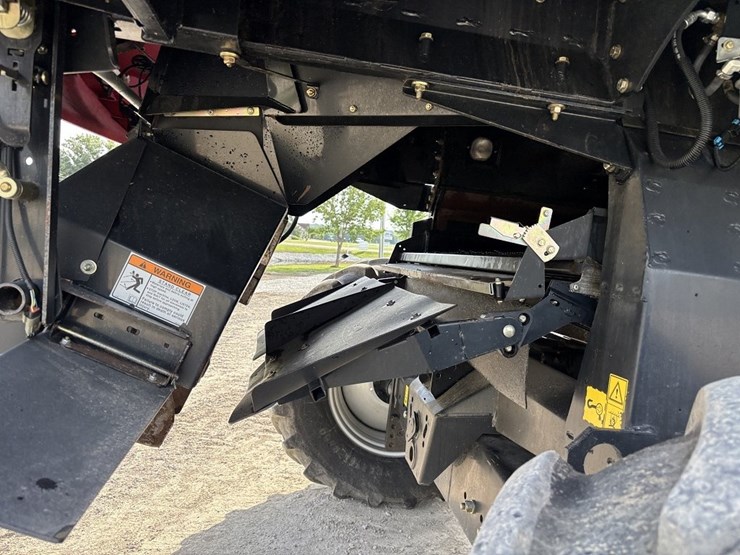 case-ih-7010-image-21