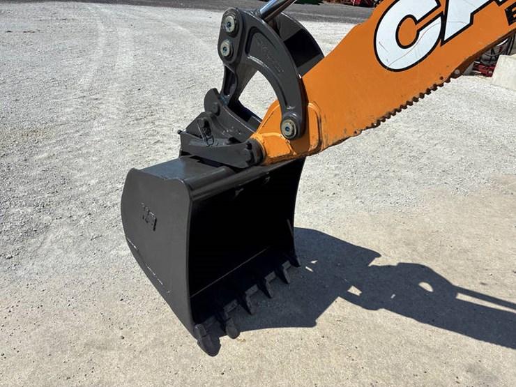 2019-case-580sn-image-95