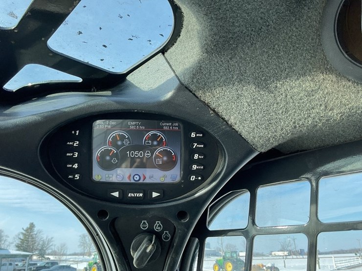 2022-bobcat-t770-image-22