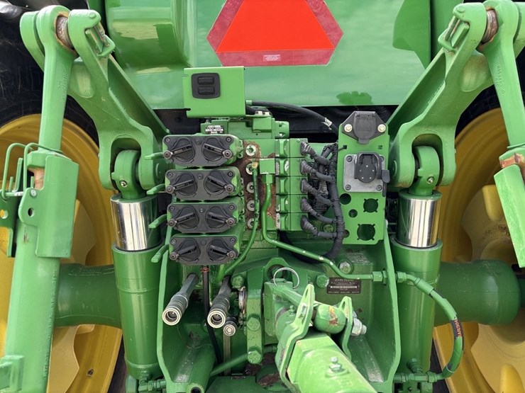 john-deere-8430-image-24