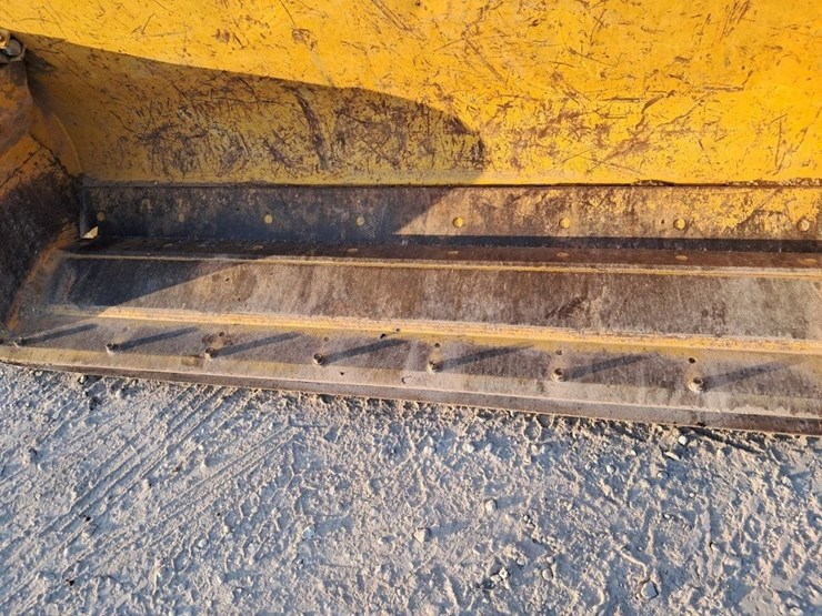 2022-deere-410l-image-22