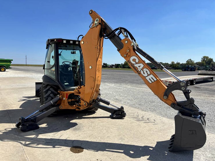 2019-case-580sn-image-97