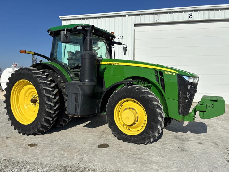 john-deere-8320r-image-1