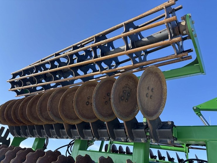 2024-john-deere-2680h-image-34