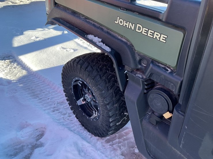 john-deere-gator-image-11