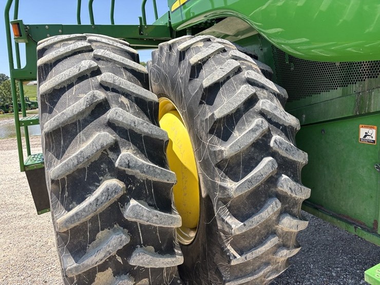 john-deere-3000-image-39