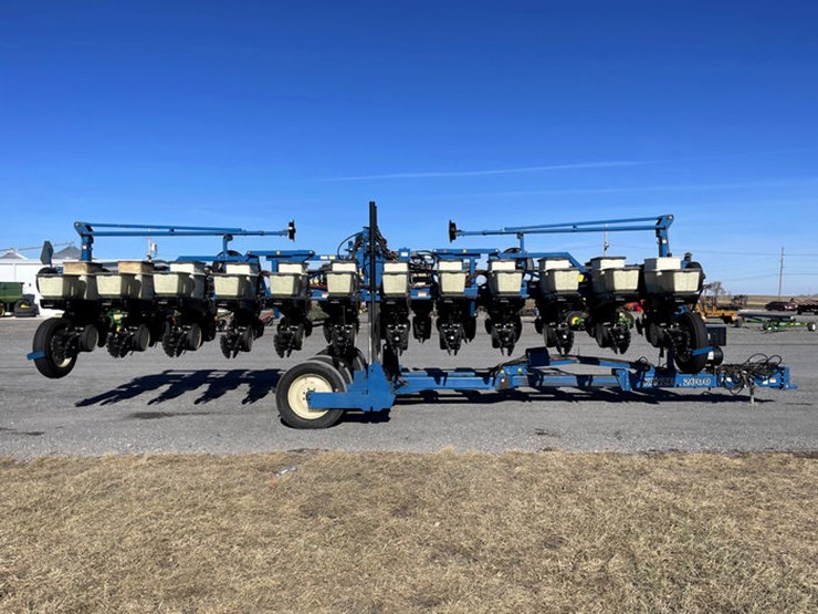 1998-kinze-2600-image-2