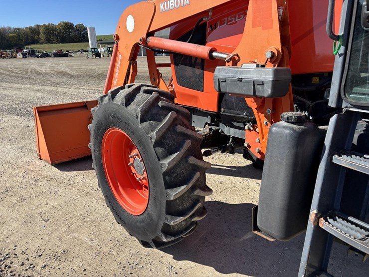 kubota-m135gx-image-33