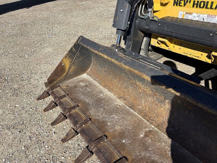 new-holland-c362-image-25