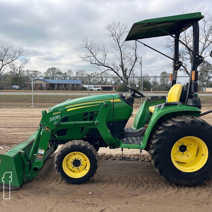 JOHN DEERE 3038E