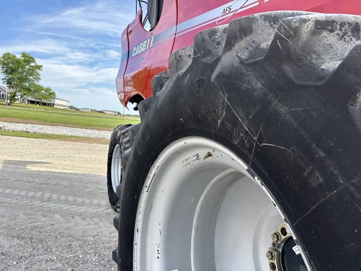 case-ih-7010-image-13