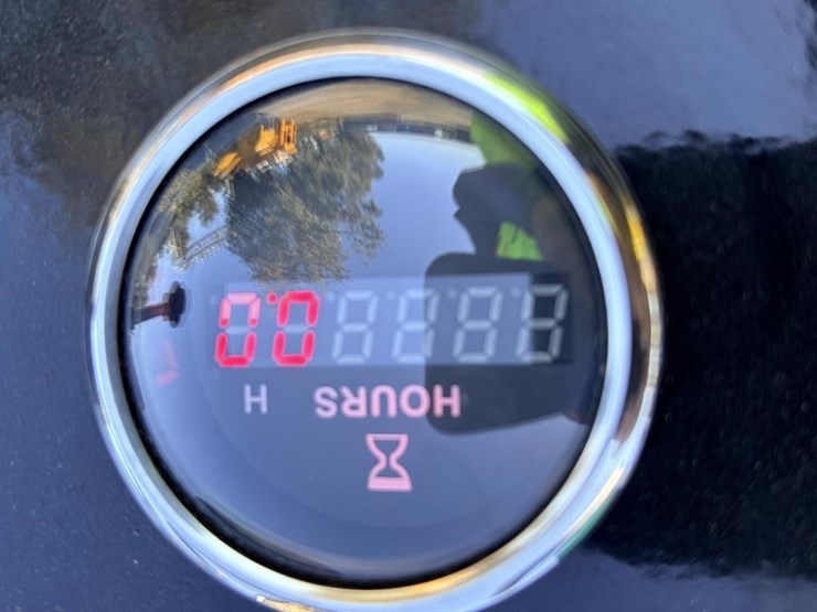 2025-sdlool-sl380-skid-steer-image-11