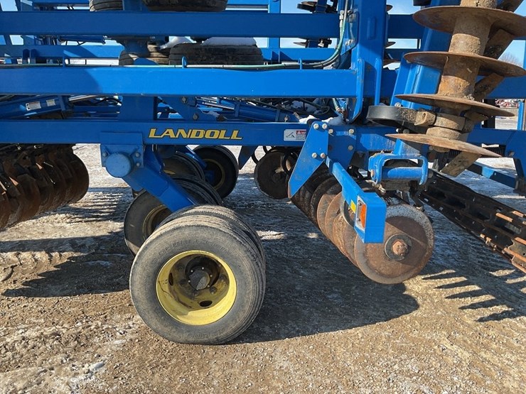 2011-landoll-7450-44-image-23