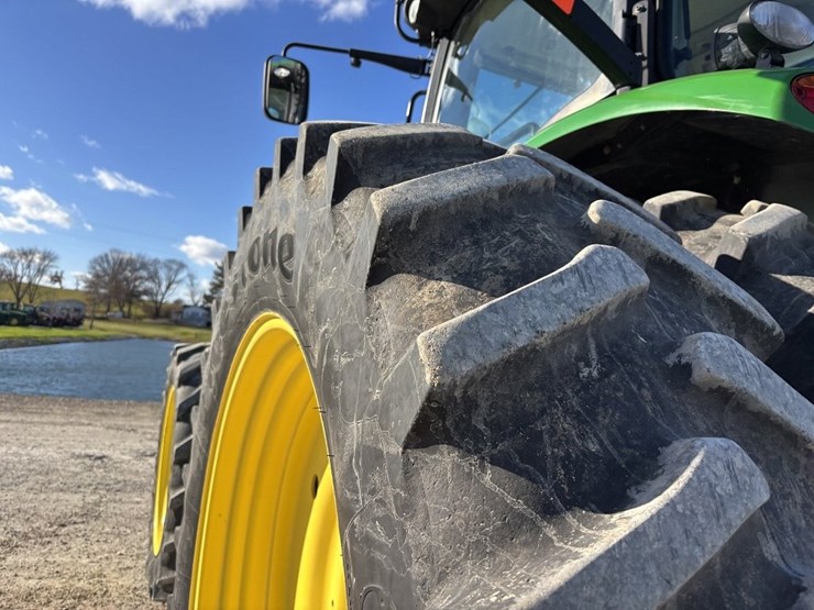 john-deere-8285r-image-29