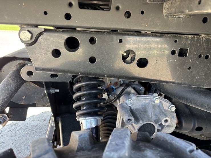 john-deere-gator-image-21