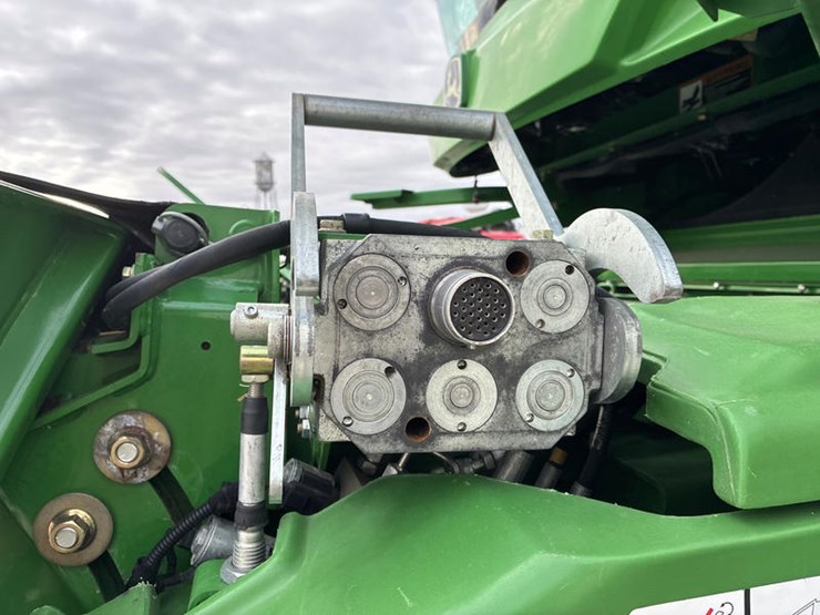 john-deere-s680-image-24