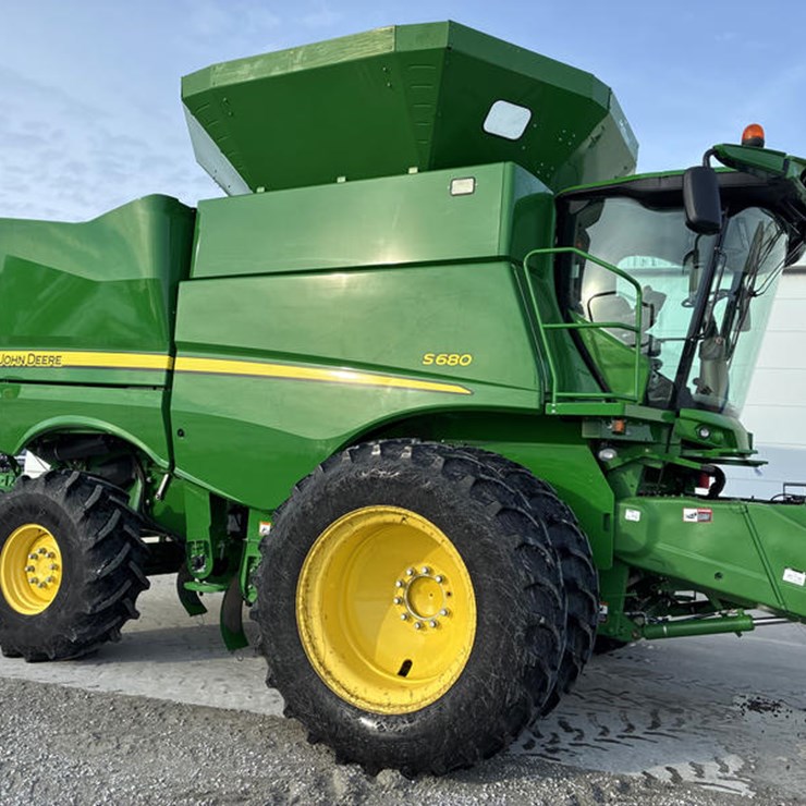 JOHN DEERE S680