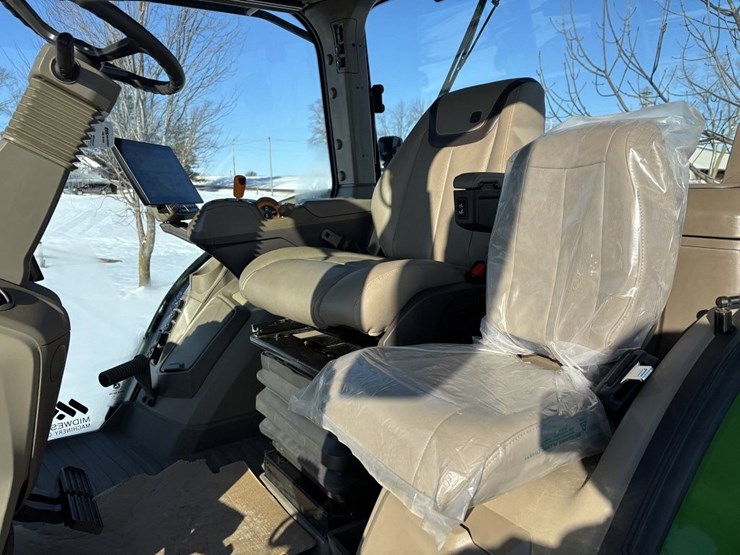 john-deere-8r-410-image-43