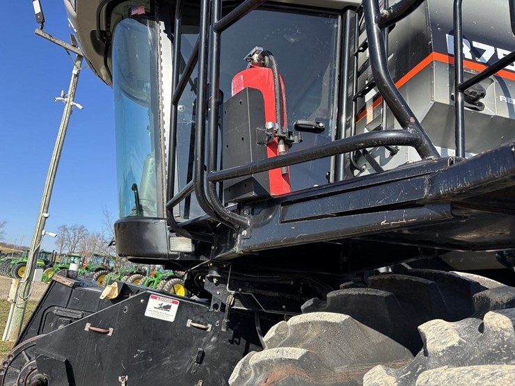 gleaner-r75-image-49