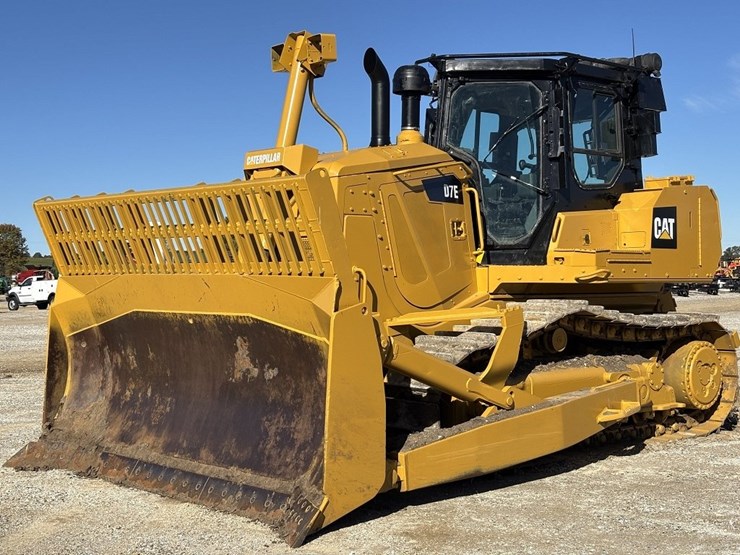 2010-caterpillar-d7e-image-1