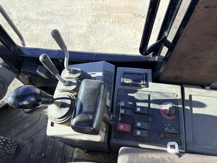 caterpillar-924g-image-17