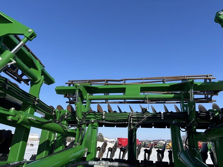 2024-john-deere-2680h-image-45