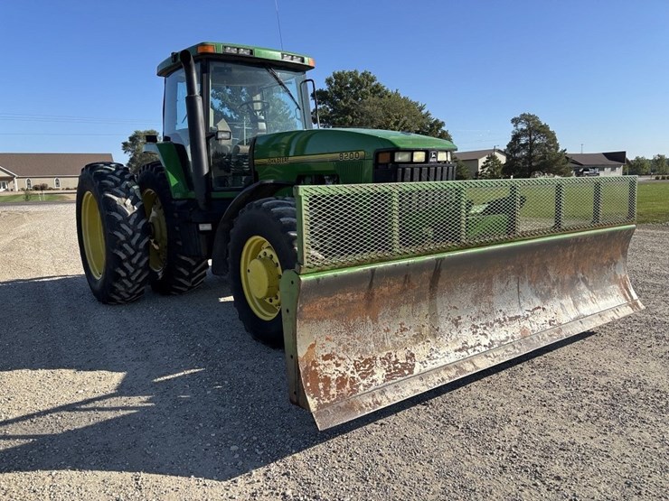 john-deere-8200-image-7