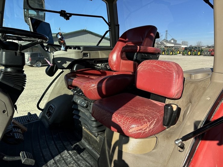 2014-case-ih-340-image-64