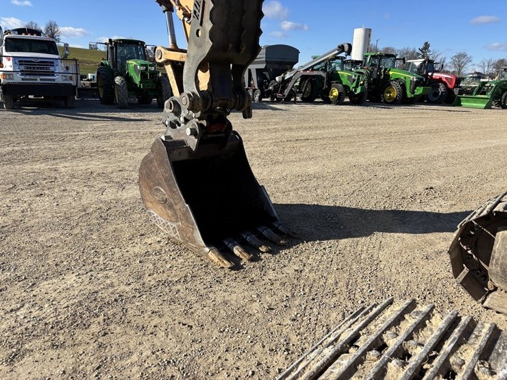 2014-case-cx130-image-25