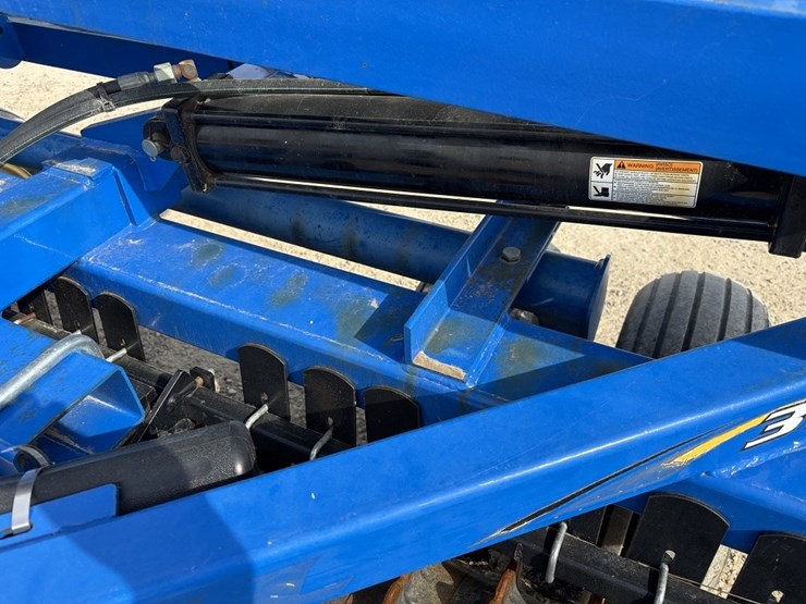 2011-landoll-3130-31-image-21