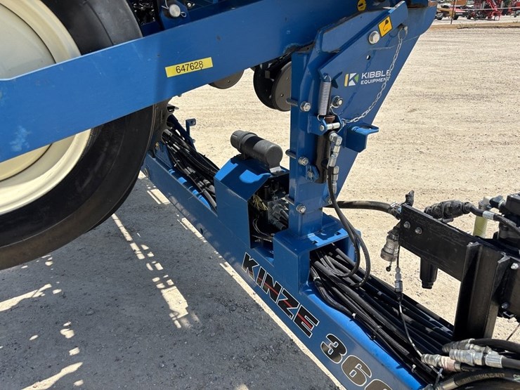 kinze-3660-image-11