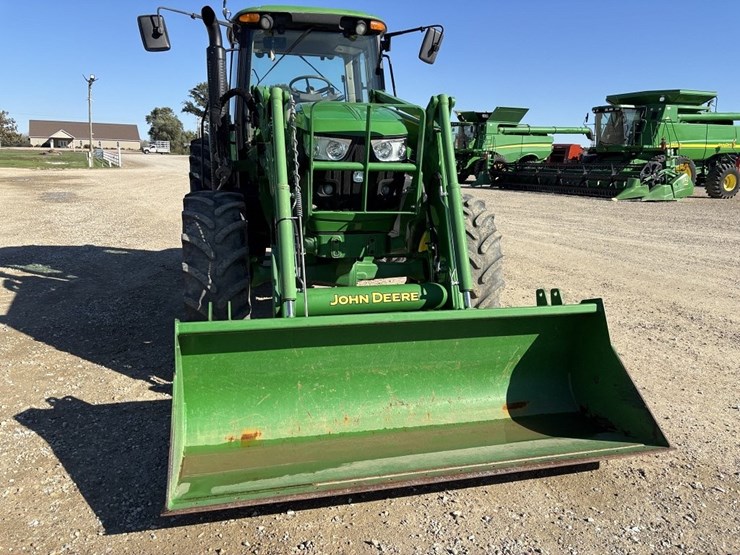 john-deere-6125m-image-8