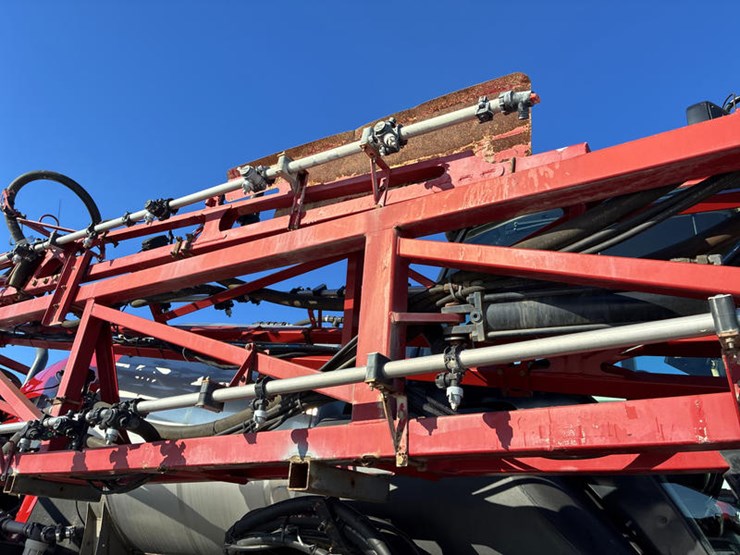 case-ih-patriot-3340-image-22