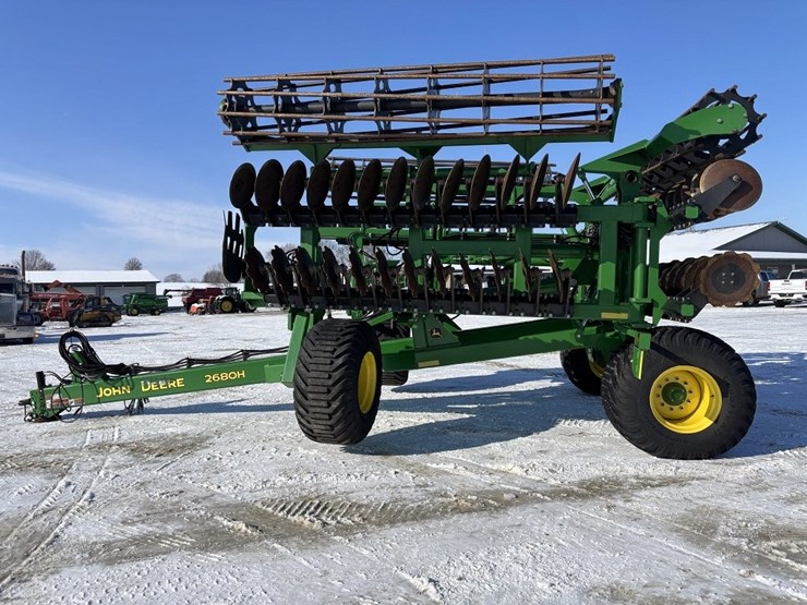 2024-john-deere-2680h-image-2