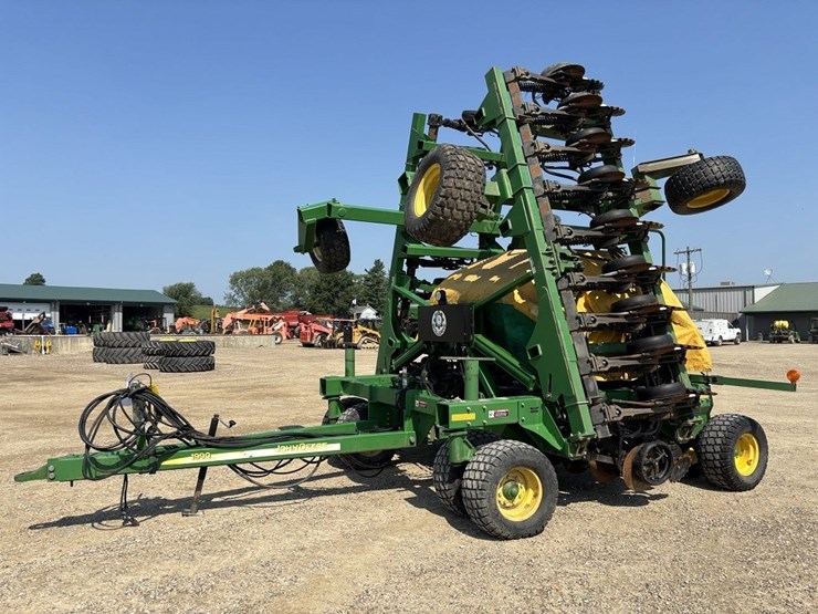 john-deere-1990-image-2