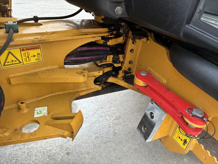 caterpillar-906m-image-36