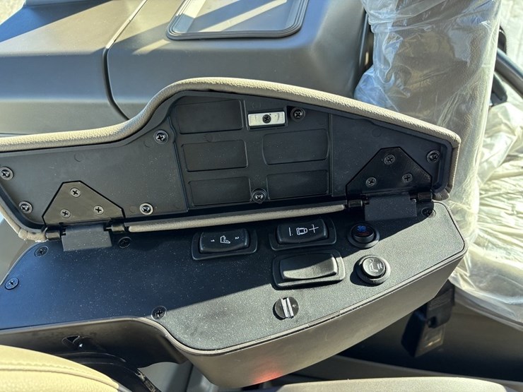 john-deere-8r-410-image-47