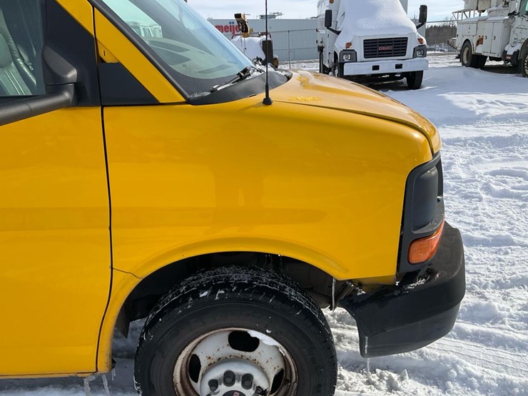 2009-chevrolet-express-3500-image-60