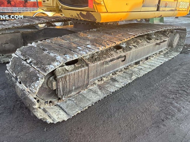 deere-200-lc-image-6