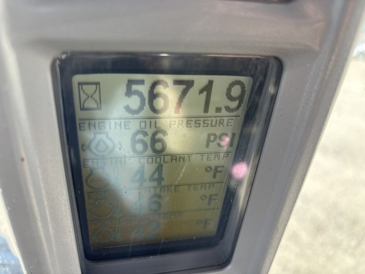 2014-case-ih-340-image-75