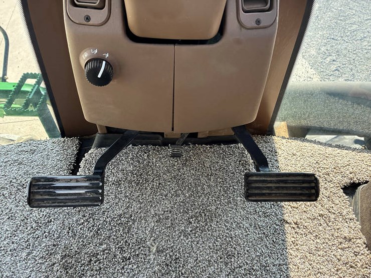 john-deere-9300t-image-84