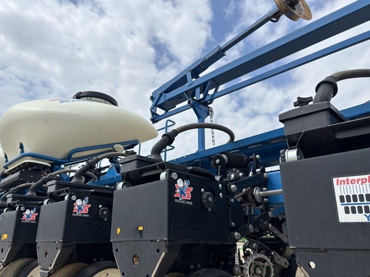 2012-kinze-3660-image-45