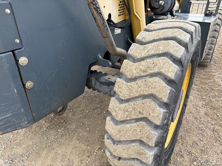 2005-john-deere-1790-image-35