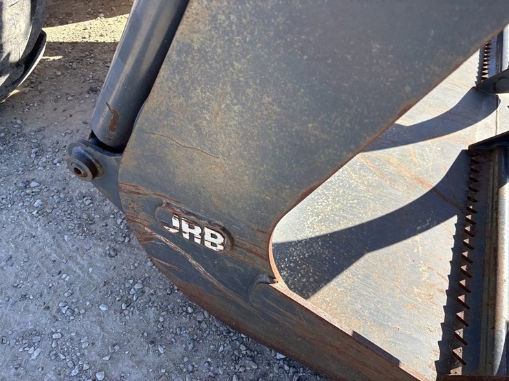 2003-deere-324h-image-10