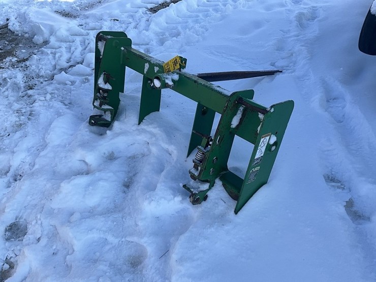 3-prong-bale-spear-image-1